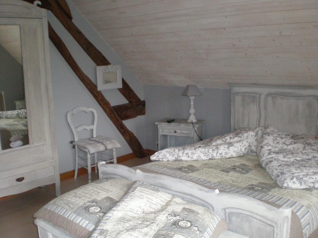 La Maison Du L.A.C. Simard Habitación foto